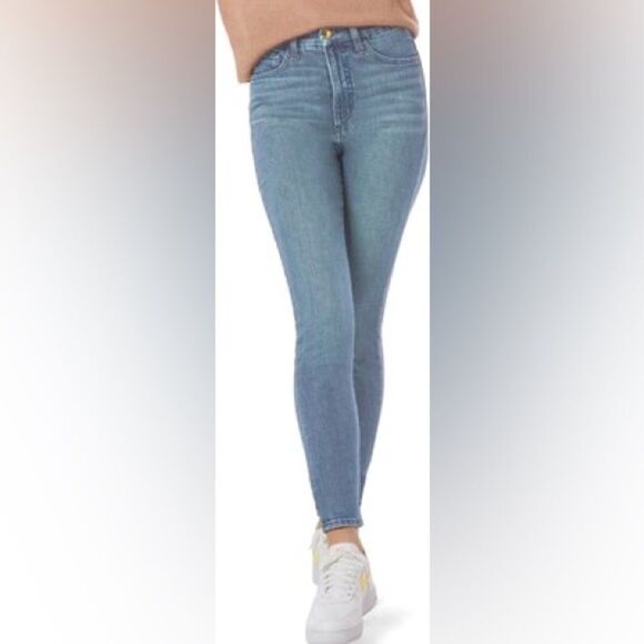 Favorite Daughter The Sara Super High Rise Skinny Jeans in Lanai Wash - Picture 11 of 11